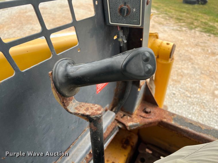 image for item JX9405 2006 Gehl 5640  skid steer loader