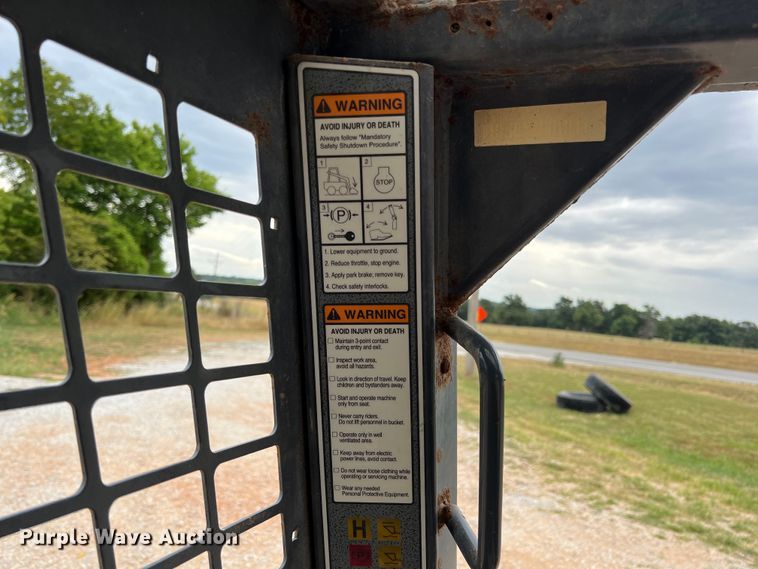 image for item JX9405 2006 Gehl 5640  skid steer loader