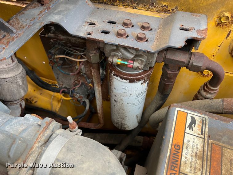 image for item JX9405 2006 Gehl 5640  skid steer loader