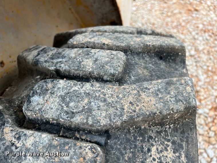 image for item JX9405 2006 Gehl 5640  skid steer loader