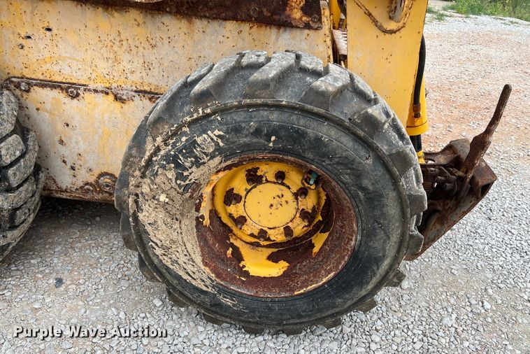 image for item JX9405 2006 Gehl 5640  skid steer loader