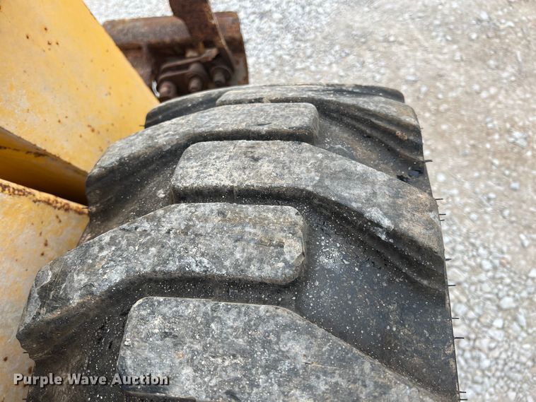 image for item JX9405 2006 Gehl 5640  skid steer loader