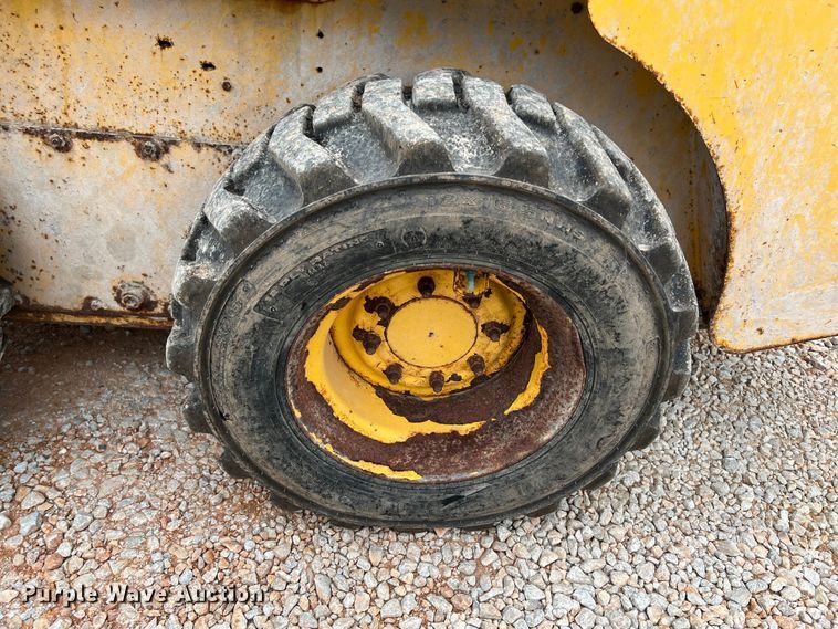 image for item JX9405 2006 Gehl 5640  skid steer loader