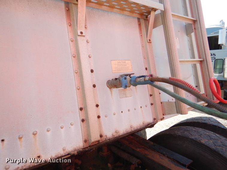 image for item KI9259 1998 Merritt  grain trailer