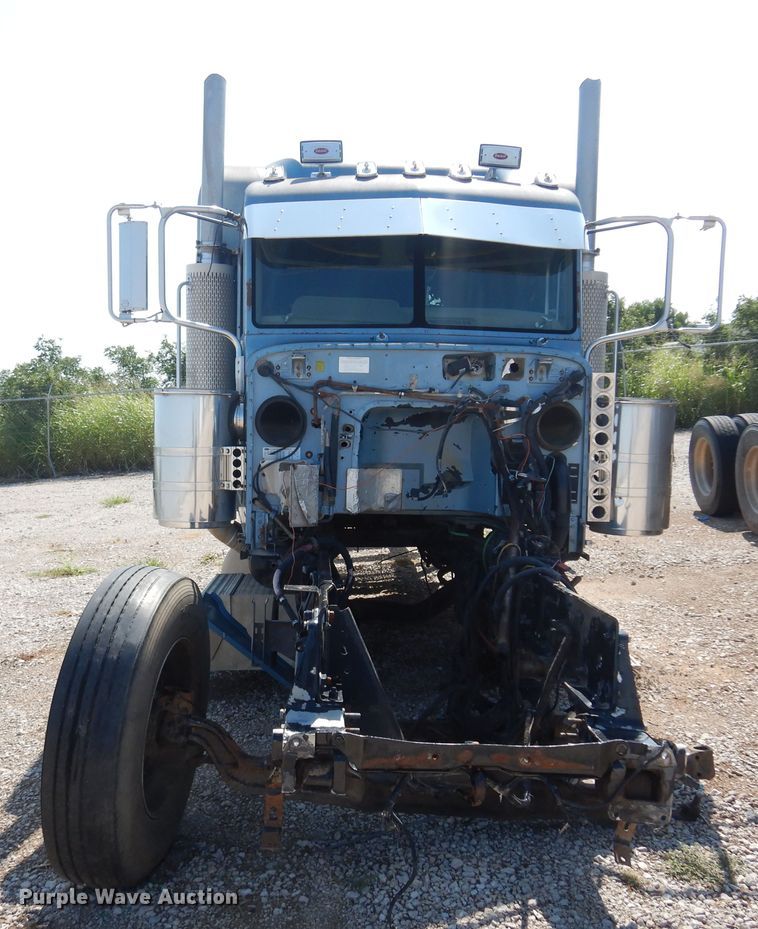 image for item KI9260 2005 Peterbilt 379  semi truck