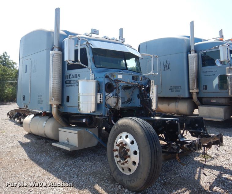 image for item KI9260 2005 Peterbilt 379  semi truck