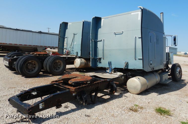 image for item KI9260 2005 Peterbilt 379  semi truck