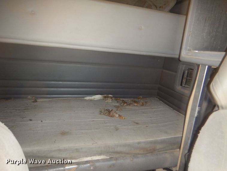 image for item KI9260 2005 Peterbilt 379  semi truck