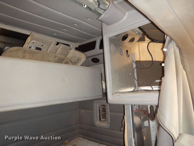 image for item KI9260 2005 Peterbilt 379  semi truck