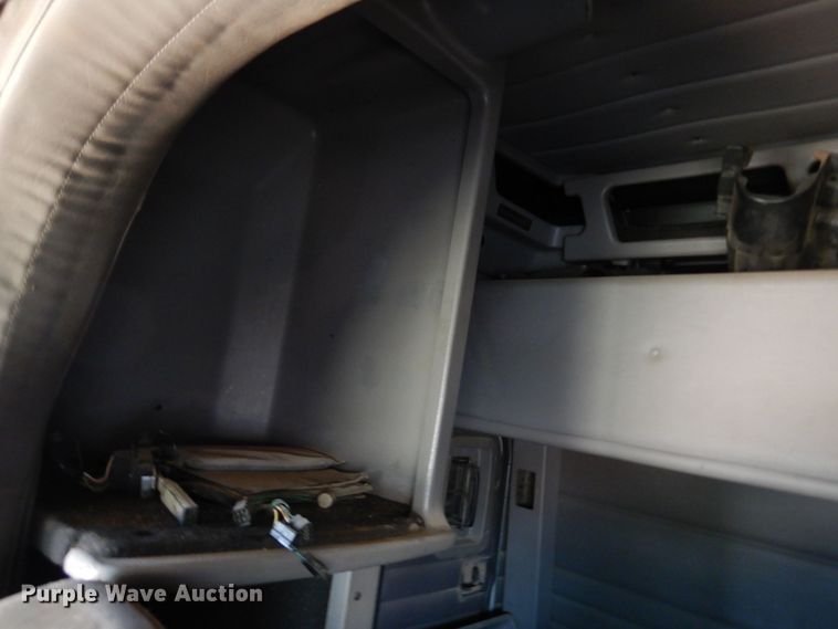 image for item KI9260 2005 Peterbilt 379  semi truck