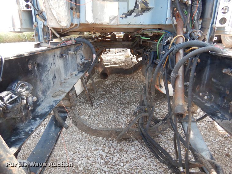 image for item KI9260 2005 Peterbilt 379  semi truck