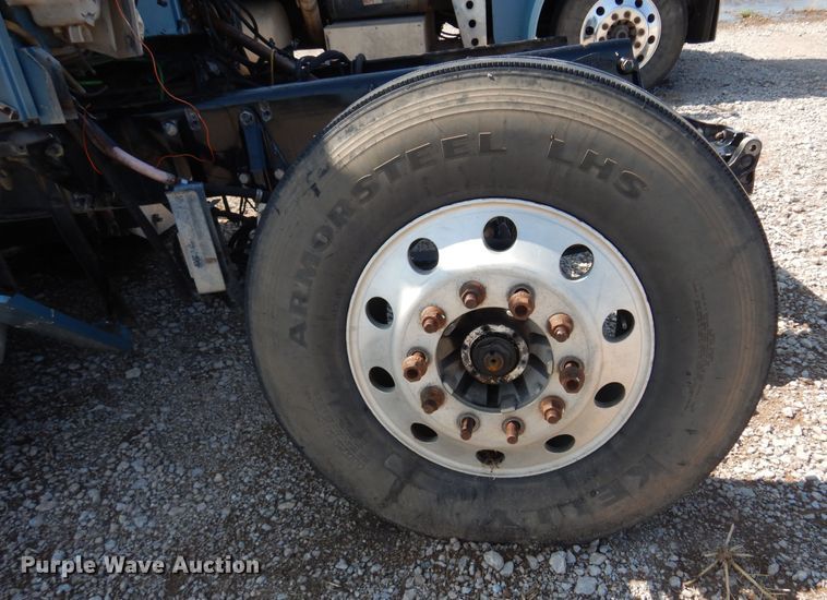 image for item KI9260 2005 Peterbilt 379  semi truck