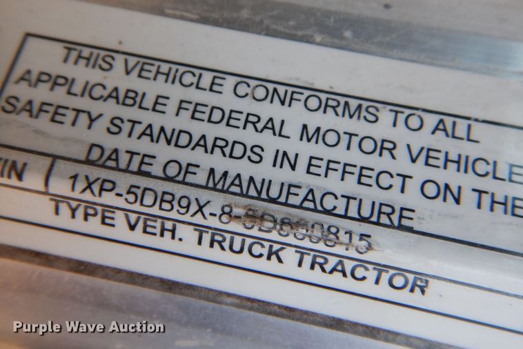 image for item KI9260 2005 Peterbilt 379  semi truck