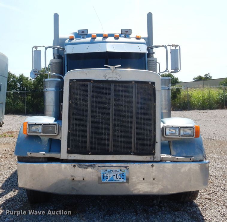 image for item KI9261 2005 Peterbilt 379  semi truck
