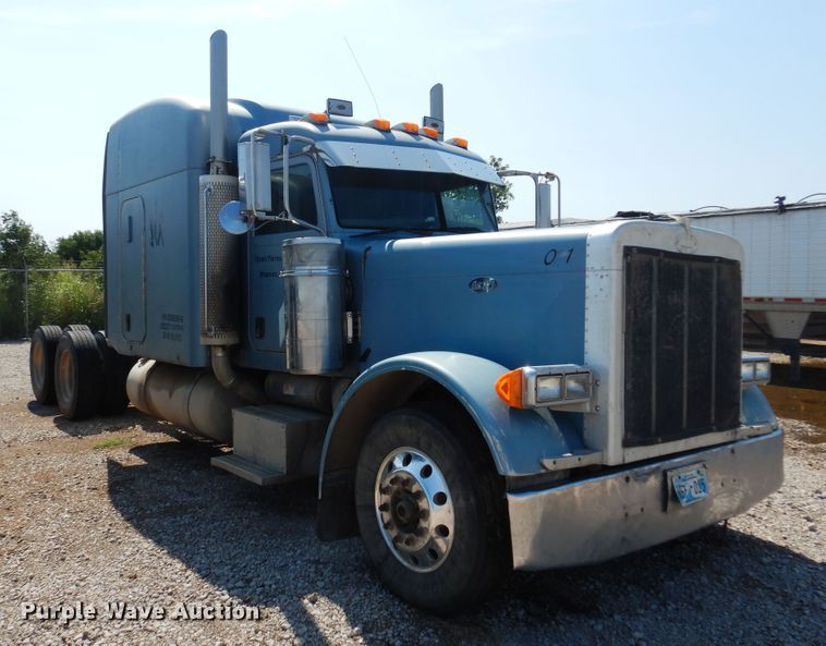 image for item KI9261 2005 Peterbilt 379  semi truck