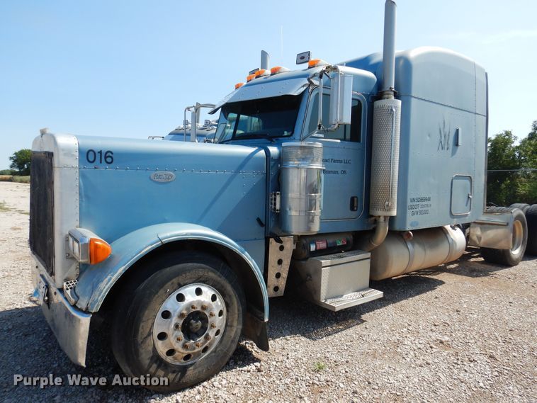 image for item KI9261 2005 Peterbilt 379  semi truck