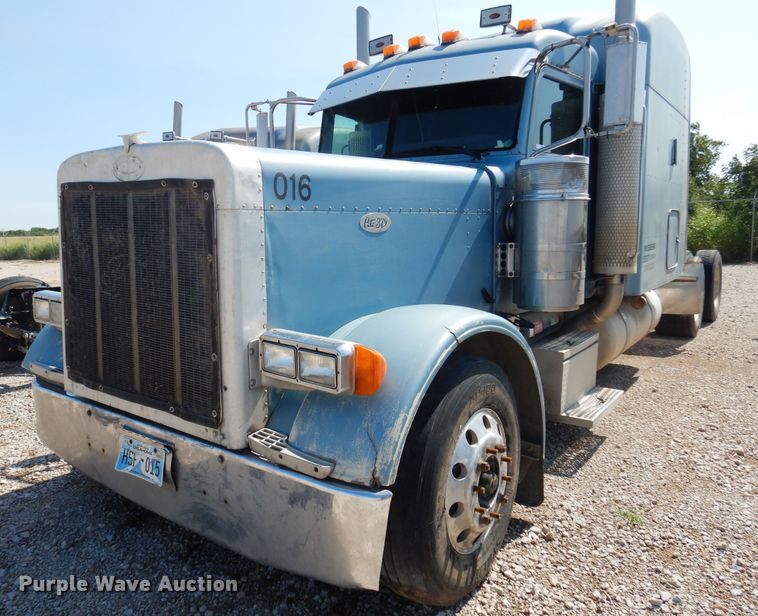 image for item KI9261 2005 Peterbilt 379  semi truck