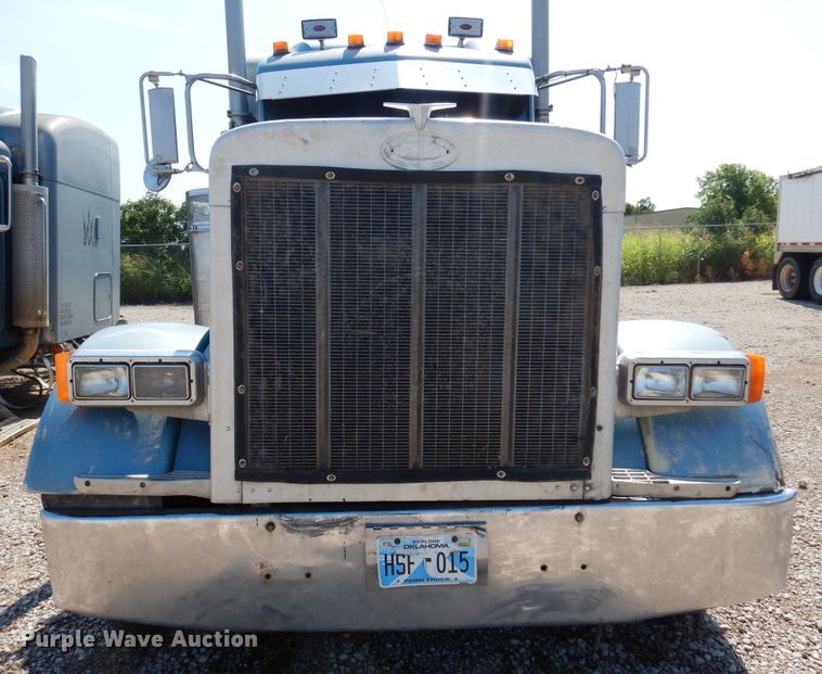 image for item KI9261 2005 Peterbilt 379  semi truck