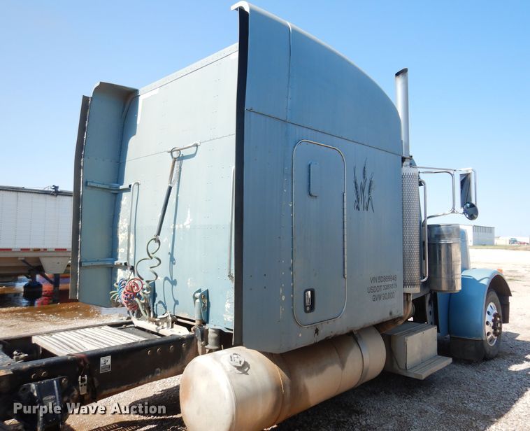 image for item KI9261 2005 Peterbilt 379  semi truck