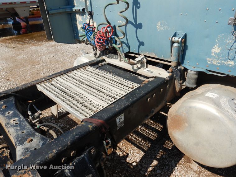 image for item KI9261 2005 Peterbilt 379  semi truck