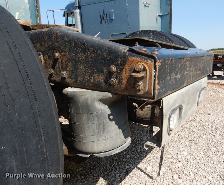 image for item KI9261 2005 Peterbilt 379  semi truck