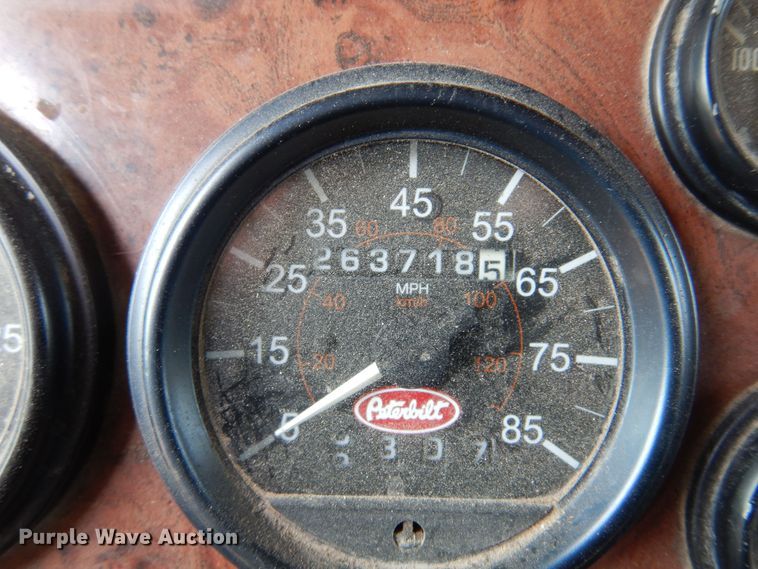 image for item KI9261 2005 Peterbilt 379  semi truck