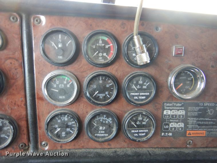 image for item KI9261 2005 Peterbilt 379  semi truck