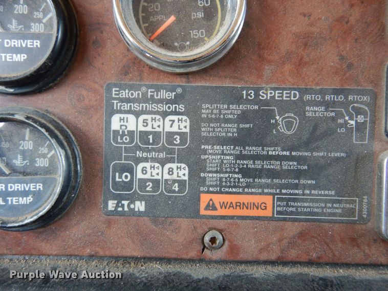 image for item KI9261 2005 Peterbilt 379  semi truck