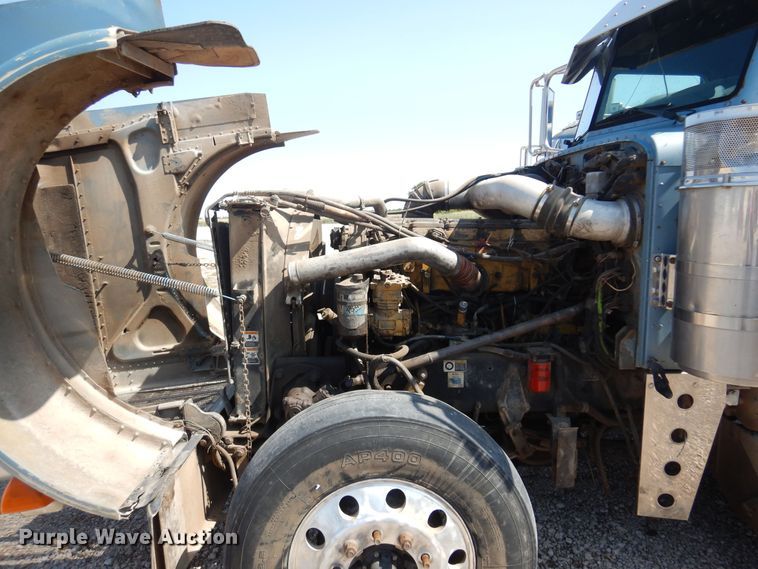 image for item KI9261 2005 Peterbilt 379  semi truck