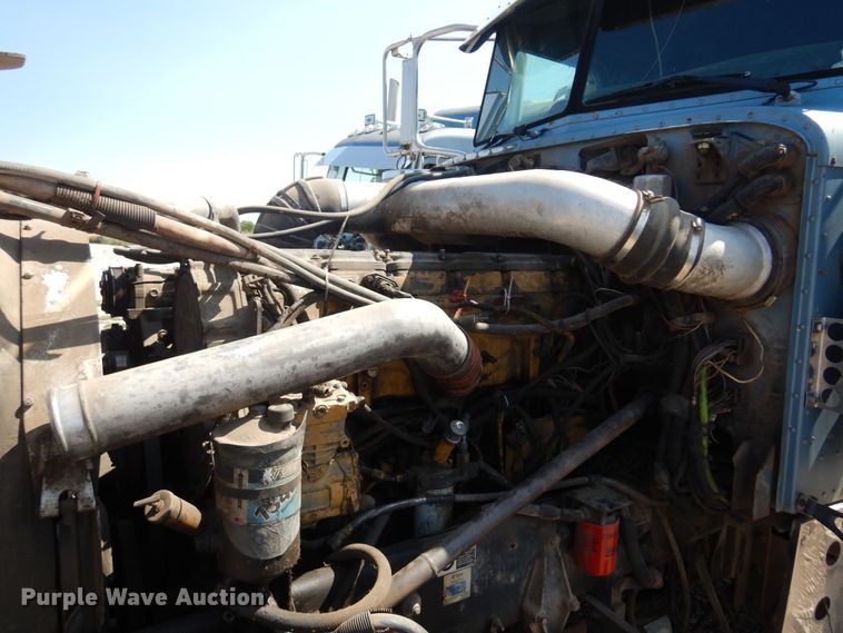 image for item KI9261 2005 Peterbilt 379  semi truck