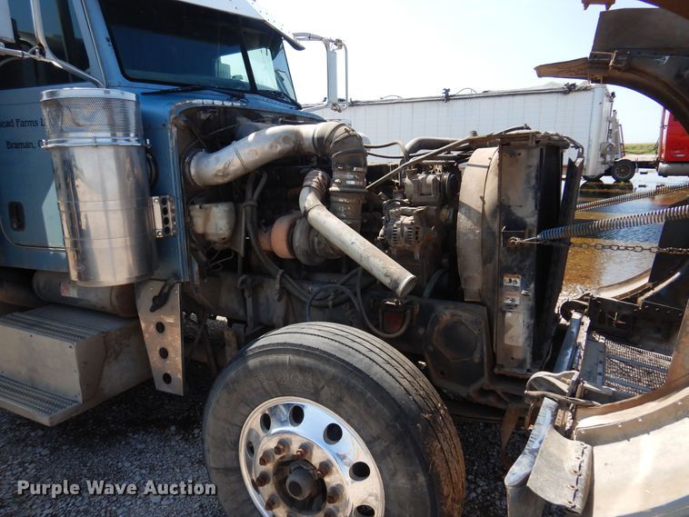 image for item KI9261 2005 Peterbilt 379  semi truck
