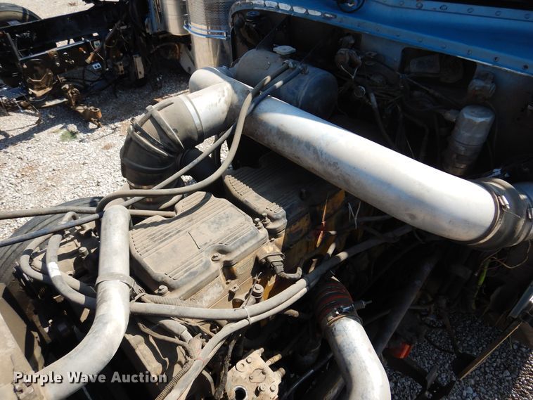 image for item KI9261 2005 Peterbilt 379  semi truck