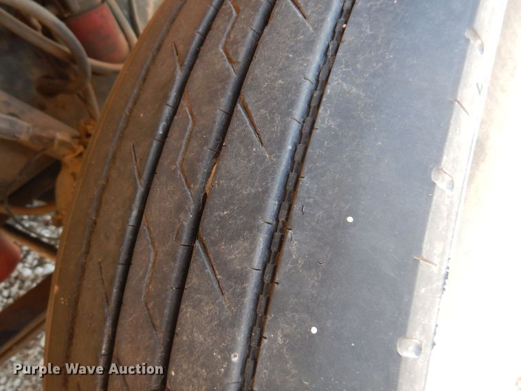 image for item KI9261 2005 Peterbilt 379  semi truck