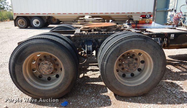 image for item KI9261 2005 Peterbilt 379  semi truck