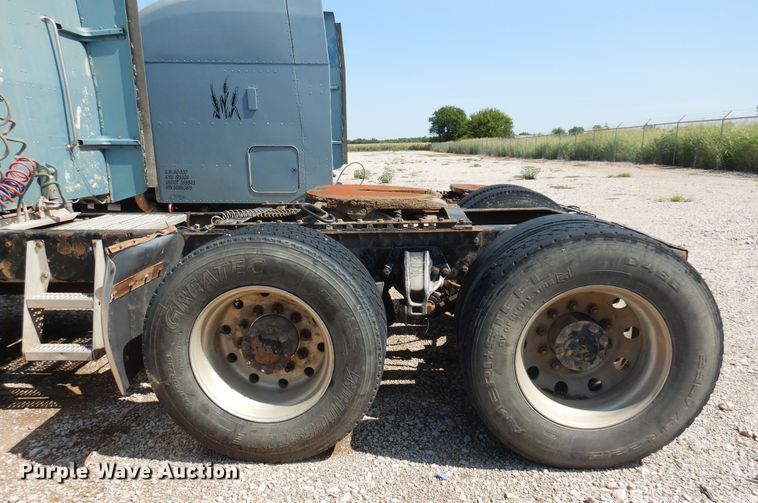 image for item KI9261 2005 Peterbilt 379  semi truck