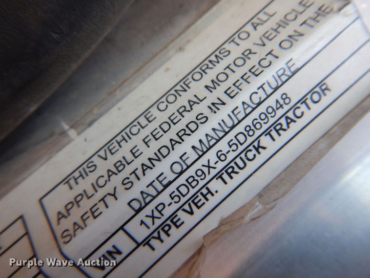 image for item KI9261 2005 Peterbilt 379  semi truck