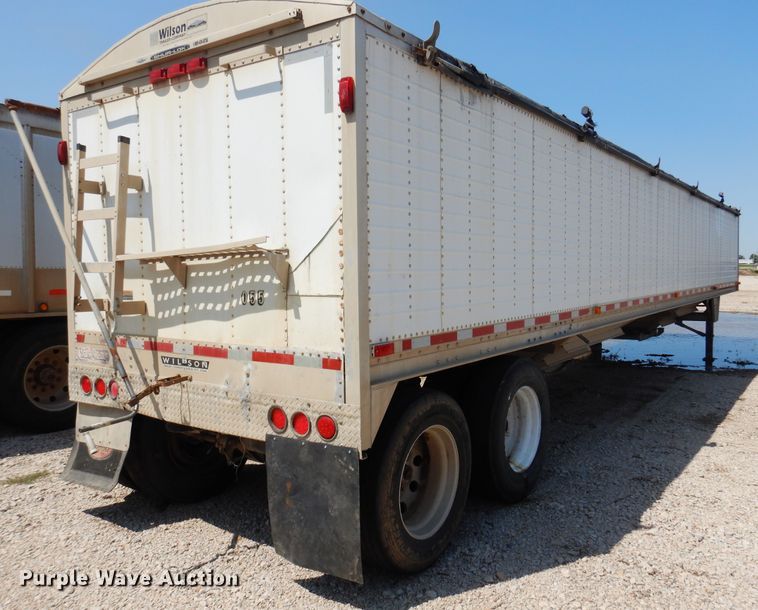 image for item KI9262 2009 Wilson DWH 550  grain trailer