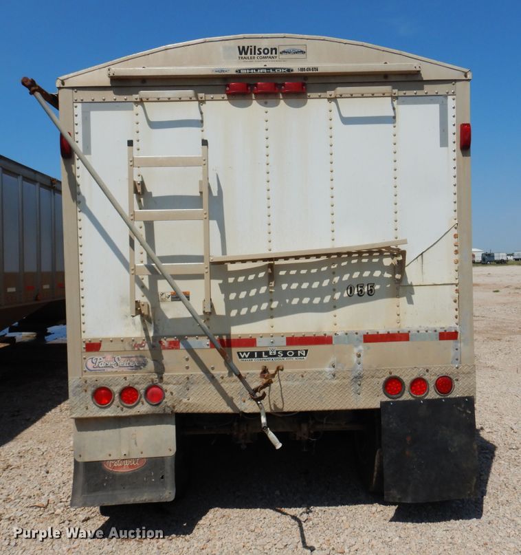 image for item KI9262 2009 Wilson DWH 550  grain trailer