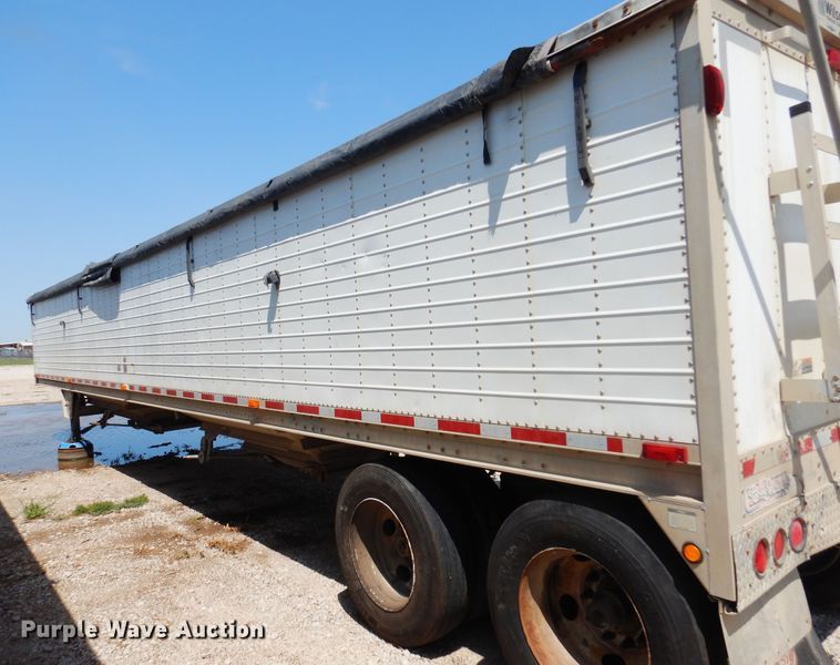 image for item KI9262 2009 Wilson DWH 550  grain trailer