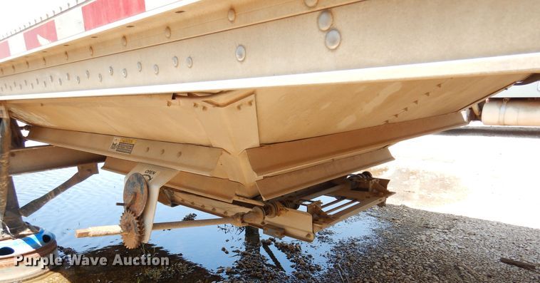 image for item KI9262 2009 Wilson DWH 550  grain trailer