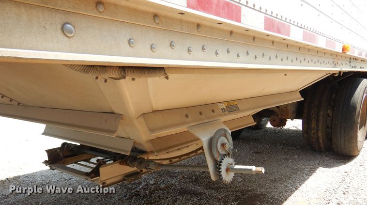 image for item KI9262 2009 Wilson DWH 550  grain trailer