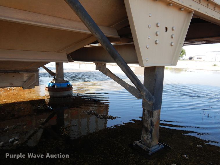 image for item KI9262 2009 Wilson DWH 550  grain trailer