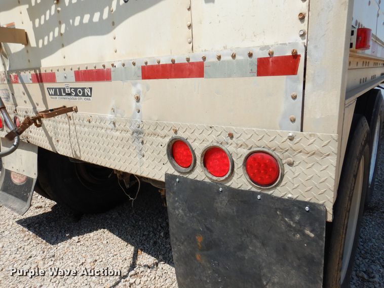 image for item KI9262 2009 Wilson DWH 550  grain trailer