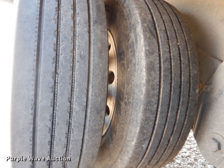 image for item KI9262 2009 Wilson DWH 550  grain trailer