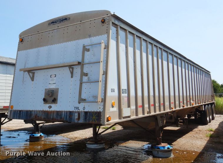 image for item KI9263 2001 Cornhusker  grain trailer