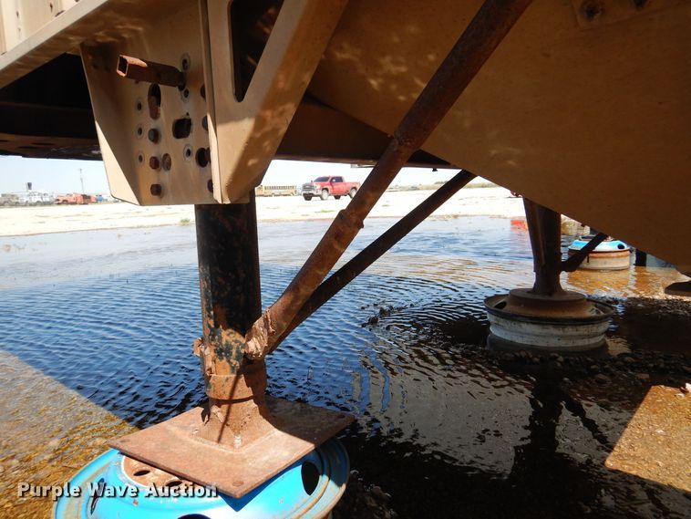 image for item KI9263 2001 Cornhusker  grain trailer