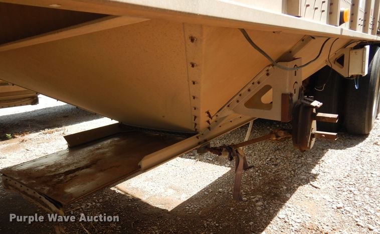 image for item KI9263 2001 Cornhusker  grain trailer