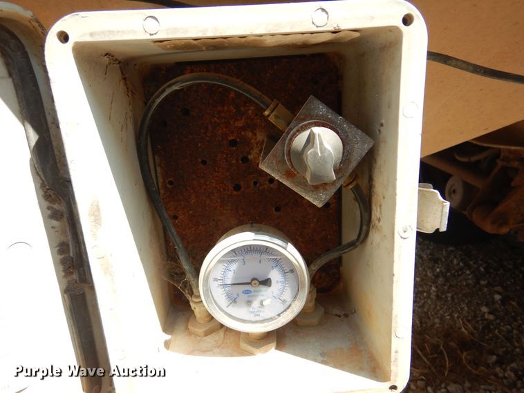 image for item KI9263 2001 Cornhusker  grain trailer