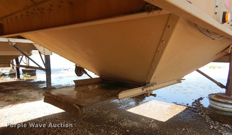 image for item KI9263 2001 Cornhusker  grain trailer