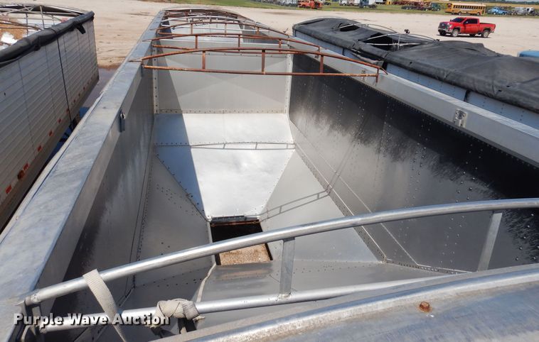 image for item KI9263 2001 Cornhusker  grain trailer